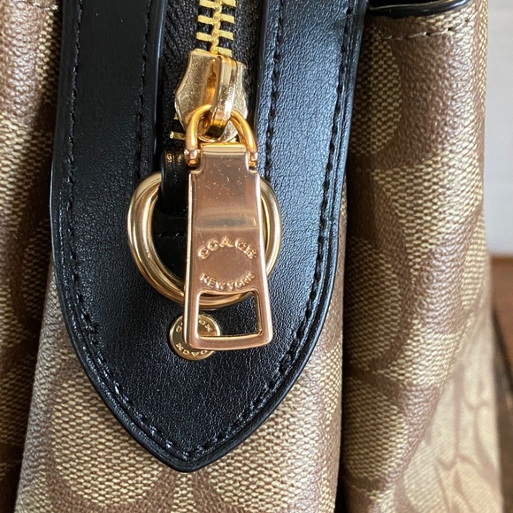 Coach Lillie Carryall Signature H2223-91495 - Picture 7 of 16